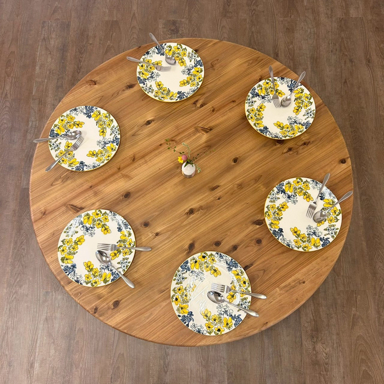 【つい触りたくなる国産杉のちゃぶ台】直径120㎝　ミディアムウォルナット　折り畳み（木製脚）【サイズカラーオーダー可】