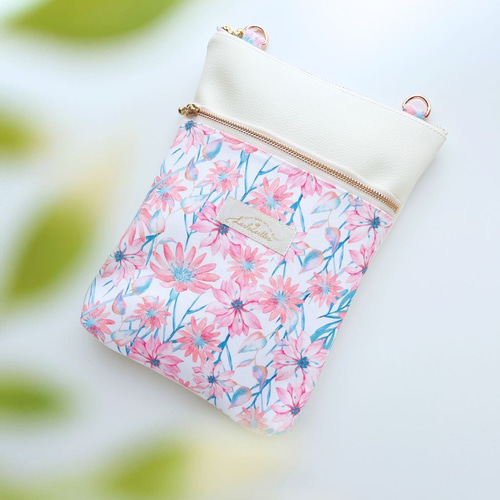 春 サコッシュ 花柄 お出かけ 手ぶら ニゲラ柄 大人ピンク レザー