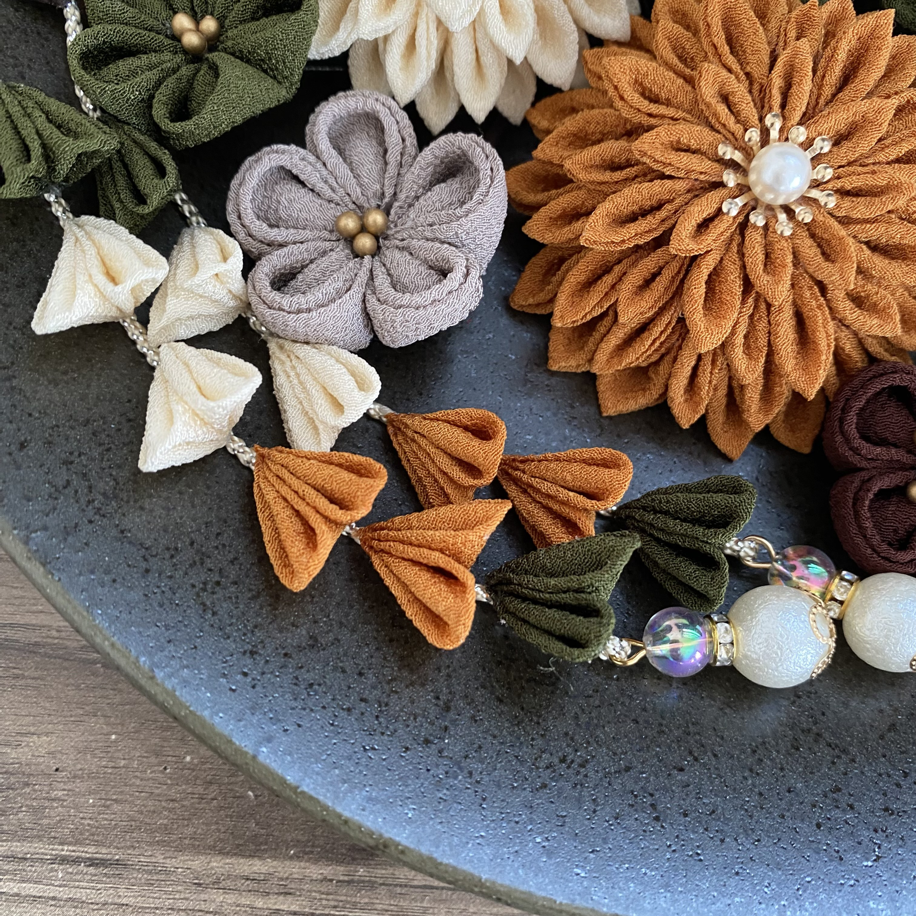 つまみ細工髪飾り　和装　成人式　卒業式　結婚式