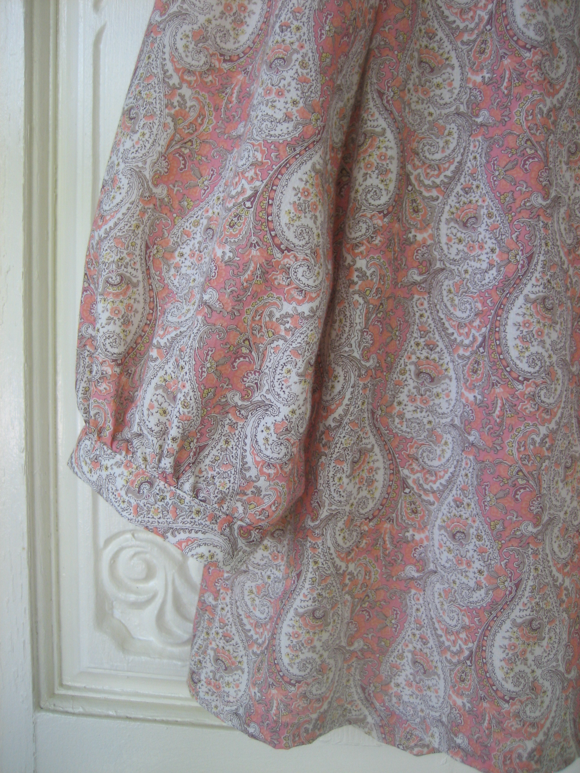 コットンブロード・ペーズリー・後ろギャザーのブラウス