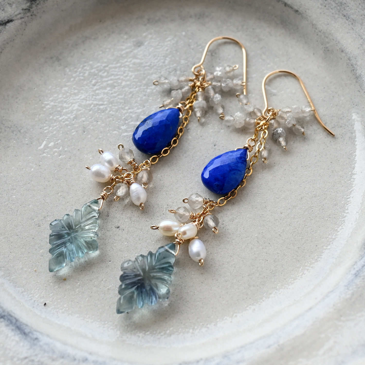 イヤリング変更可/ラピスラズリとフローライトと原石ダイヤのピアス・14kgf