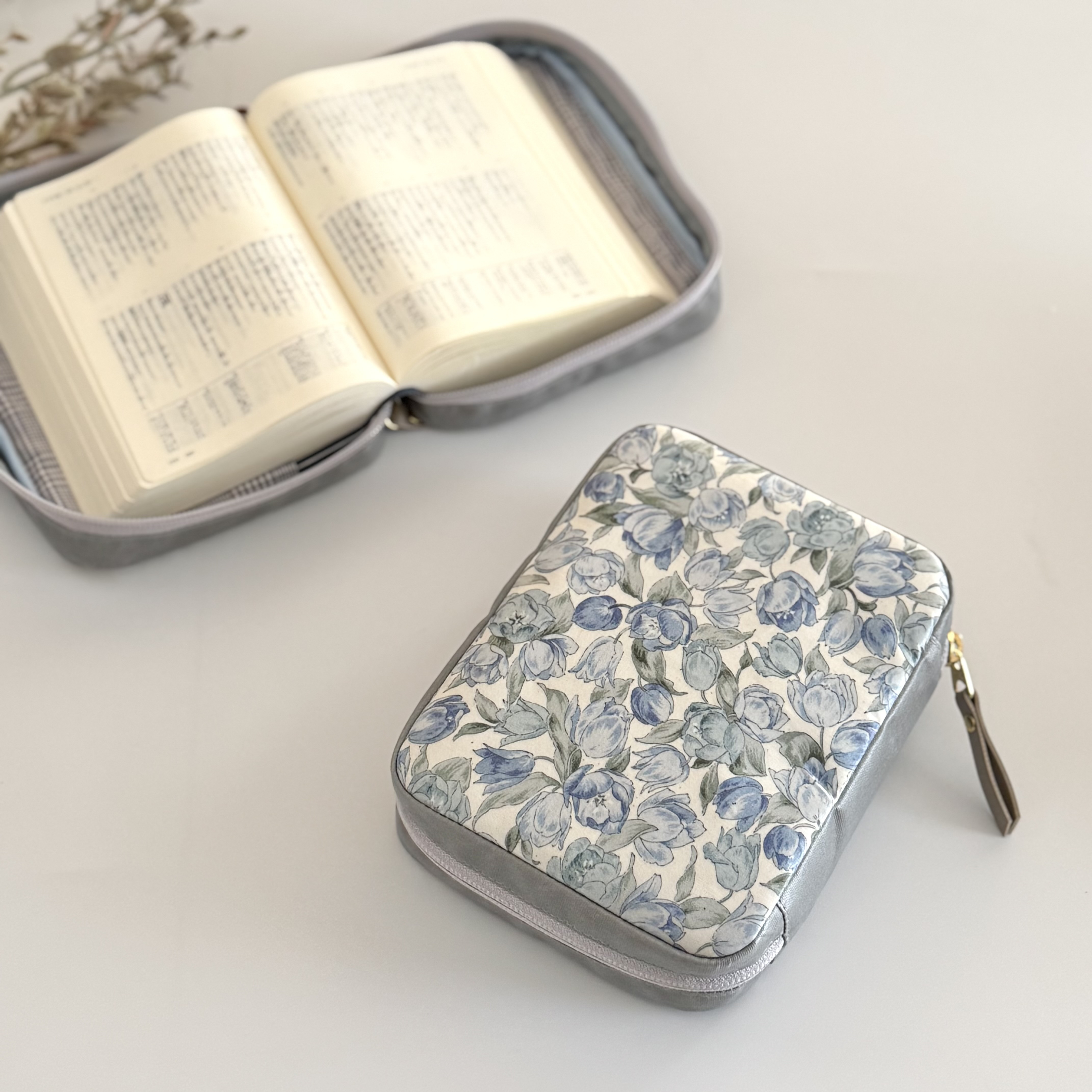 ラミネート小型聖書カバー◆ブルー花柄
