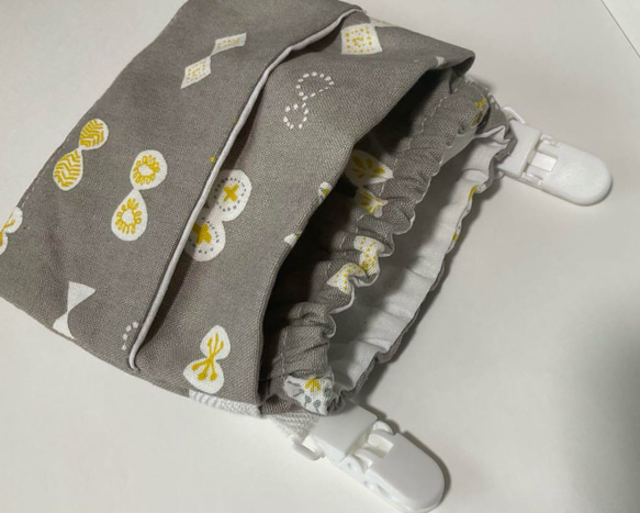 痛くない移動ポケット　グレーちょうちょ柄　ティッシュポケット&ゴムポケット 2枚目の画像