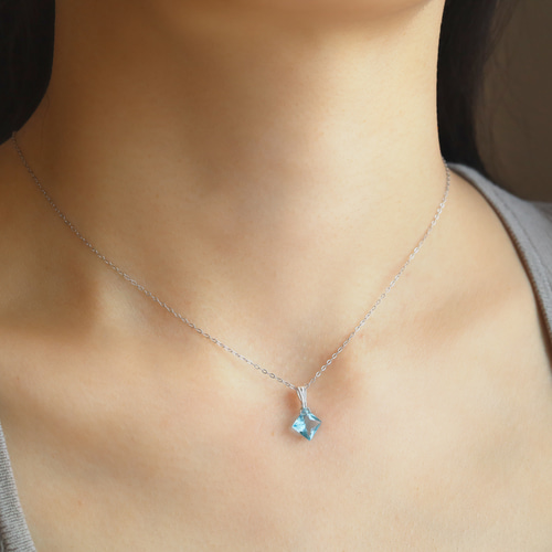 No.120天然石ロンドンブルートパーズチェーンチャーム SIENA ROSE】バースデーストーン・ネックチャーム[12月・ロンドン