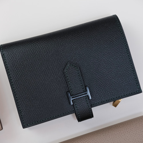 HANA ナッパキルト 二つ折り財布 黒 PRADA 二つ折り財布