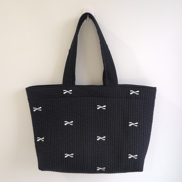 ✱受注制作✱ LLサイズ ヌビバッグ ブラック×リボン刺繍 ハンドメイド