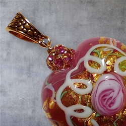 ＜送料無料＞ペンダント作成OP:ベネチアンビーズ　ウエディングケーキハート（ピンク）28mm 8枚目の画像