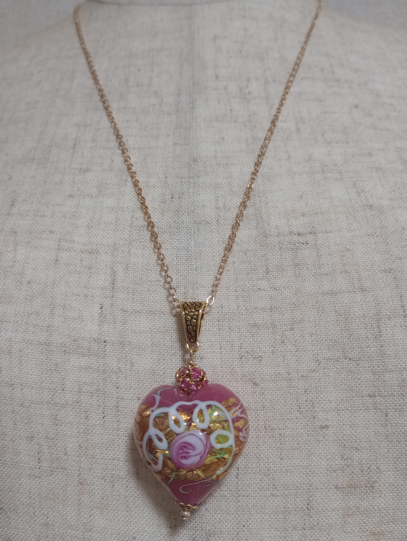 ＜送料無料＞ペンダント作成OP:ベネチアンビーズ　ウエディングケーキハート（ピンク）28mm 10枚目の画像