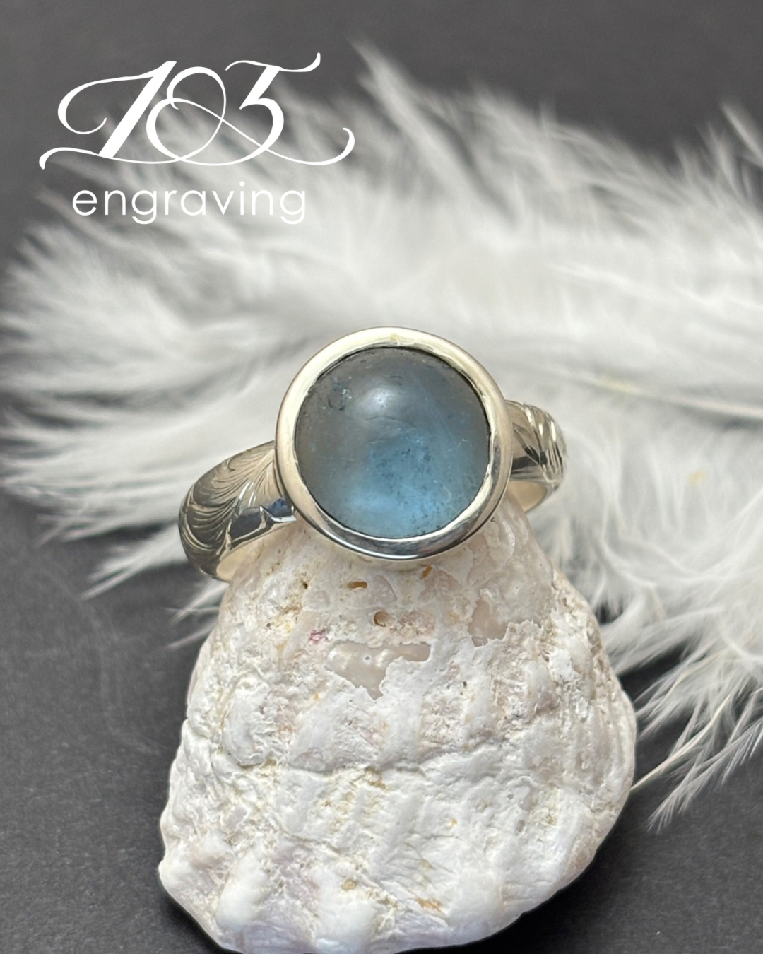 1点もの 　アクアマリン  ハンドエングレービングシルバーリング 1４号