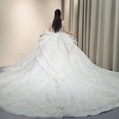 素材感を際立つ ボリューム 編み上げ 魅惑のレース ラメ入りグッリター