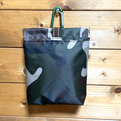 ナイロン生地の消臭マナーポーチ　口大きめ　迷彩柄 1枚目の画像