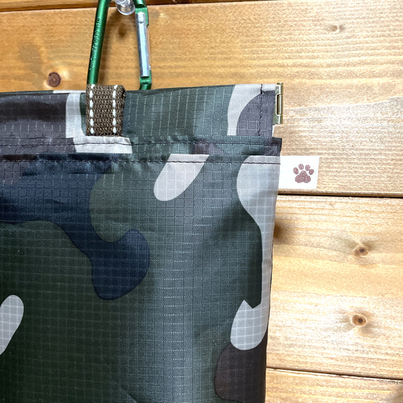 ナイロン生地の消臭マナーポーチ　口大きめ　迷彩柄 2枚目の画像