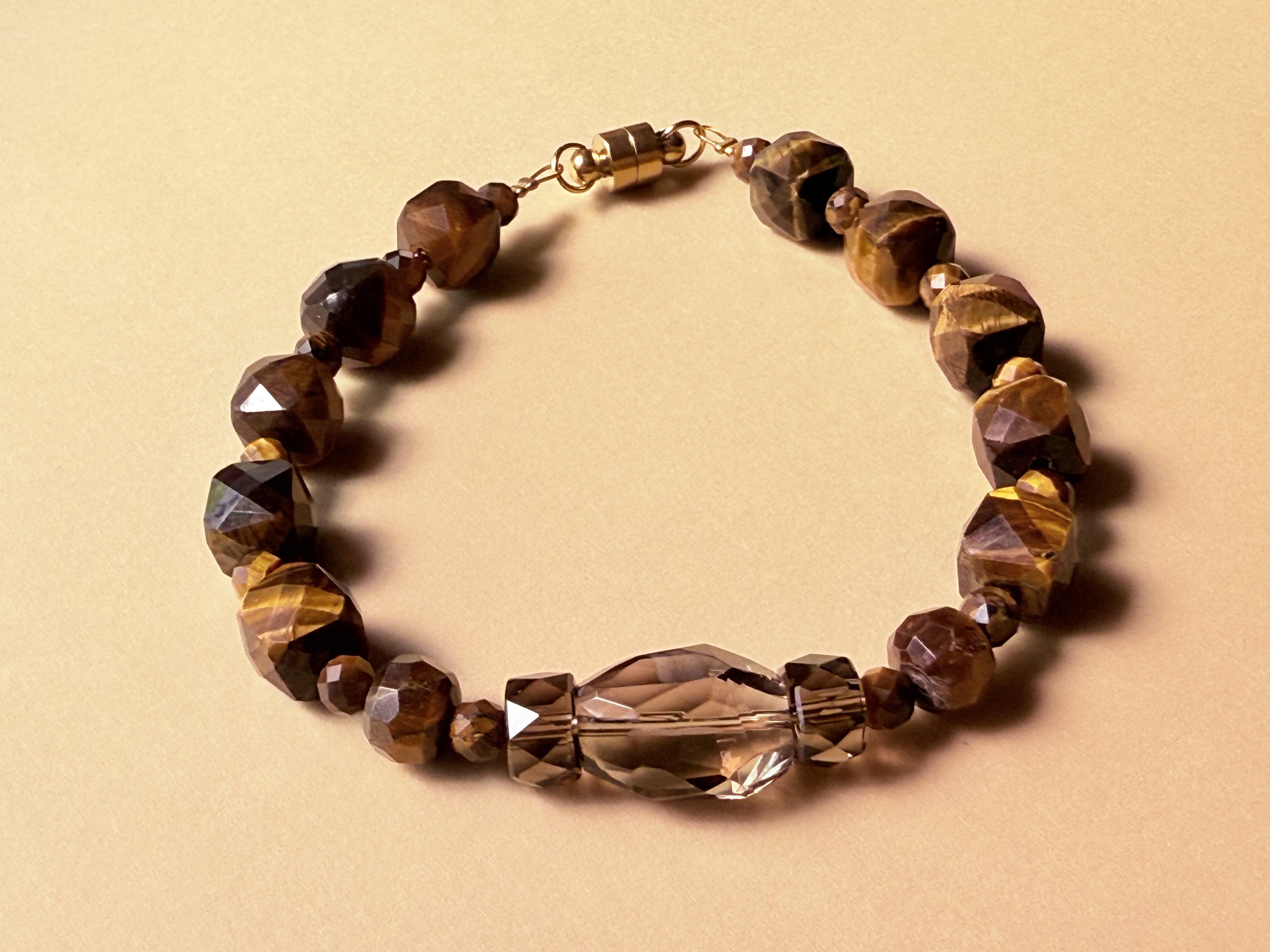 キャラメルみたいなタイガーアイとスモーキークォーツ天然石ブレスレット