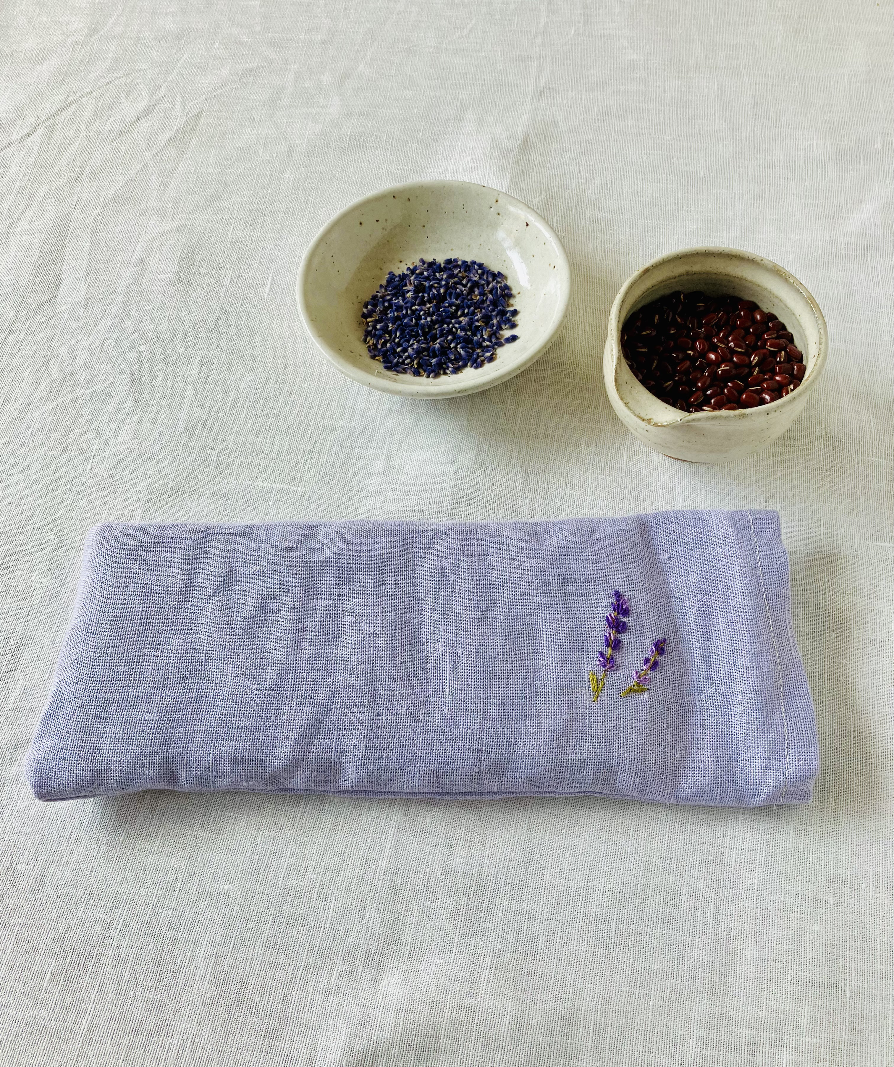 【専用】手刺繍入あずき/小豆のお腹ピロー【こでまり】 リネン100% あずきのアイマスク】ラベンダー刺繍&ラベンダー 小豆250g