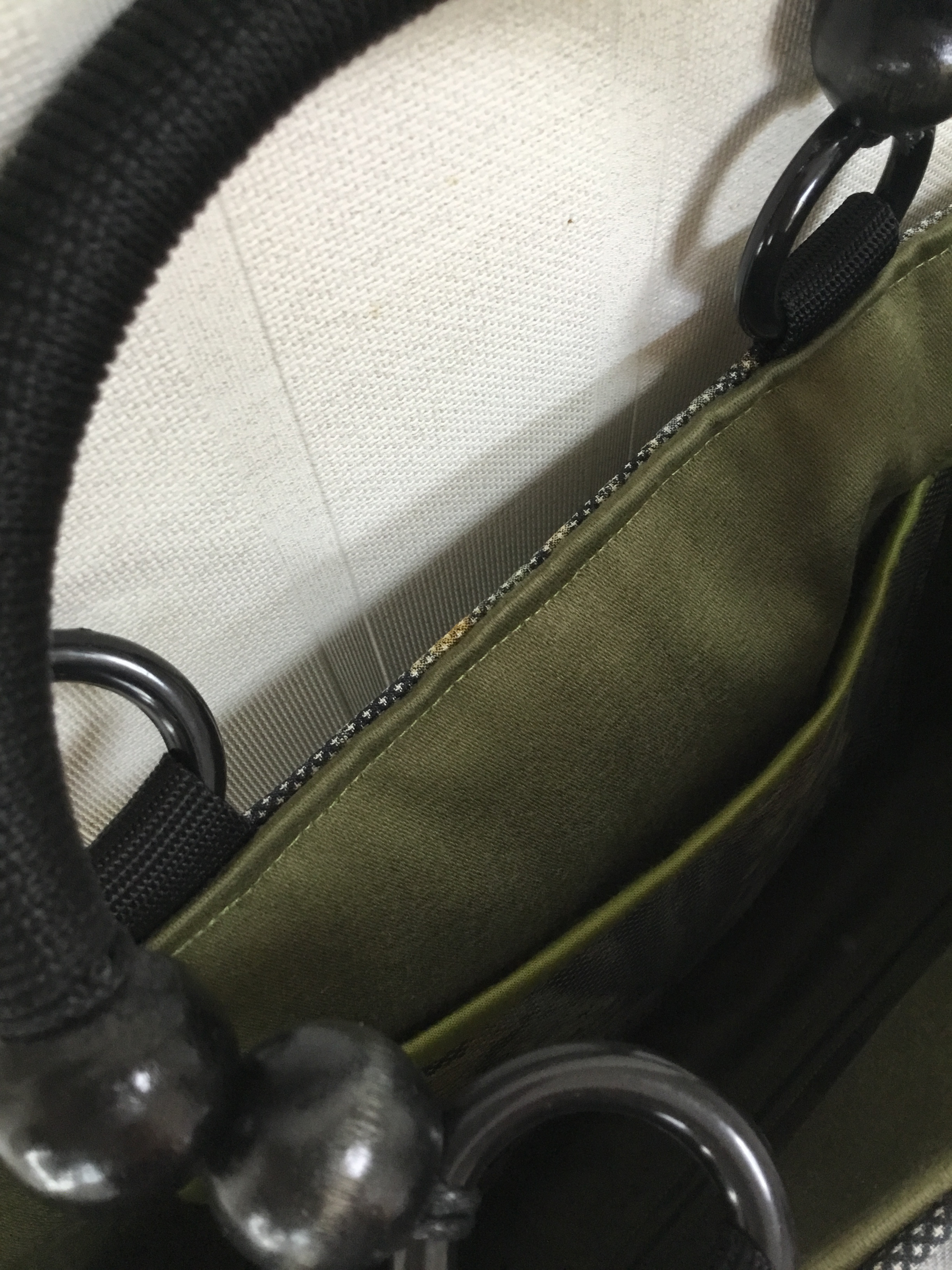 花ぷらら・シンプルで使いやすい・・洋服でも着物でも使える・ハンドメイド・リメイク・大島紬・カバン・トートバッグ・428