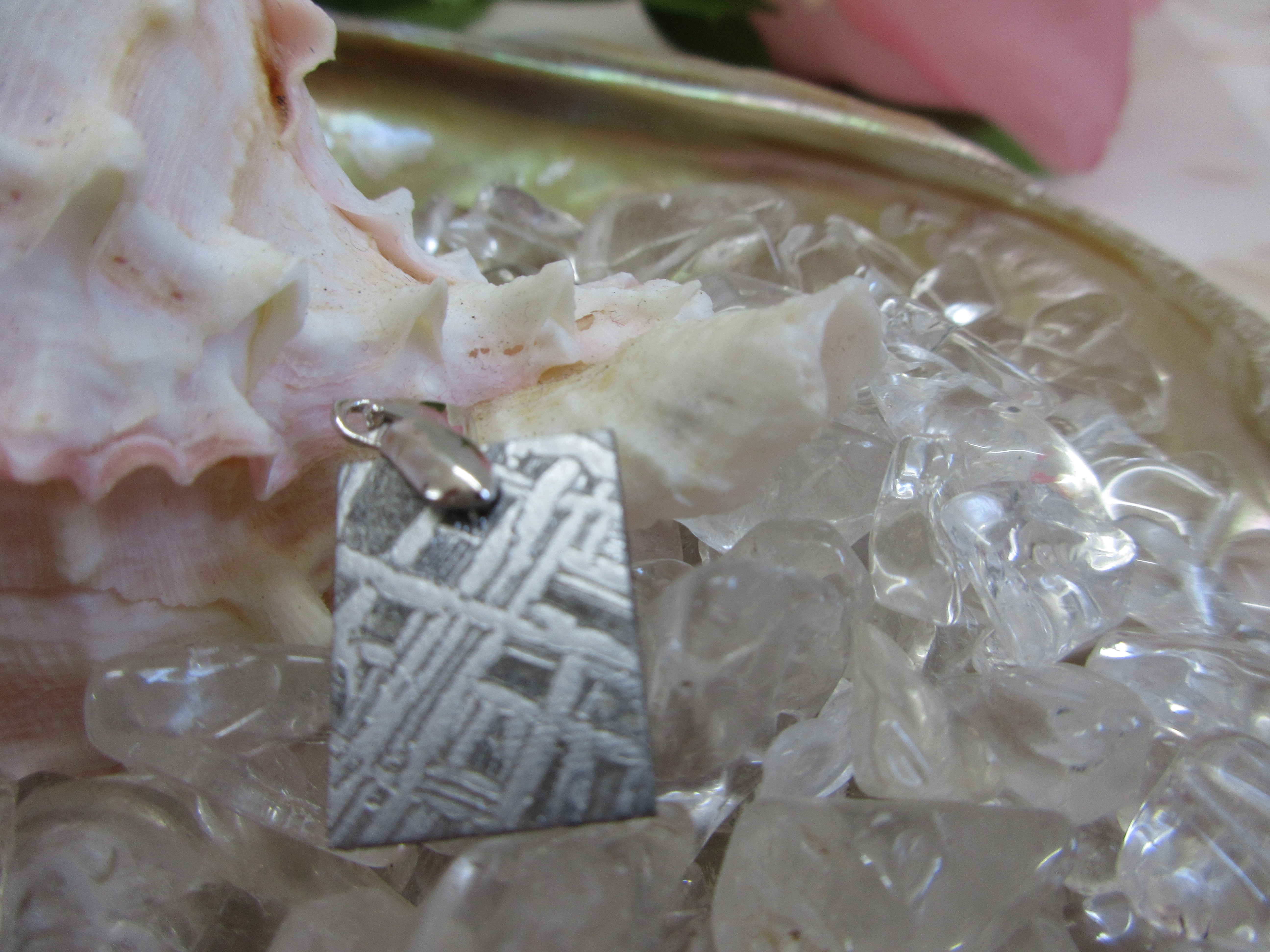 No.CR-372　天然石　＜ペンダントトップ＞　ギベオン隕石　３.５ｇ