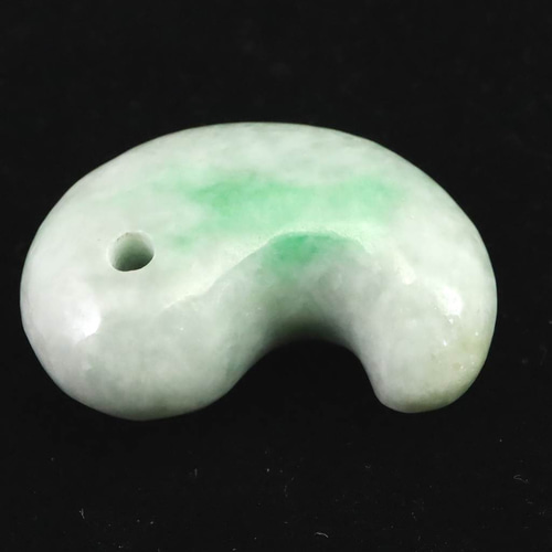 糸魚川翡翠 ヒスイ 小滝産 薄緑 31mm勾玉 ディレクトリカード付 13.68g