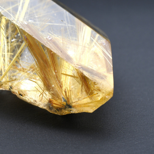 放射状に広がる金針の美結晶】一点物 ゴールド 太陽放射ルチル 原石