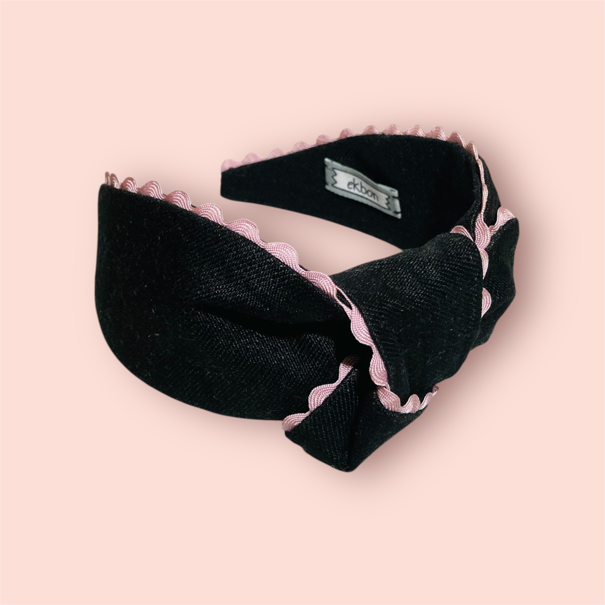 【カチューシャ グレース ボウ(幅広)】リネン 麻 〈ブラック サイド飾り:ピンク〉