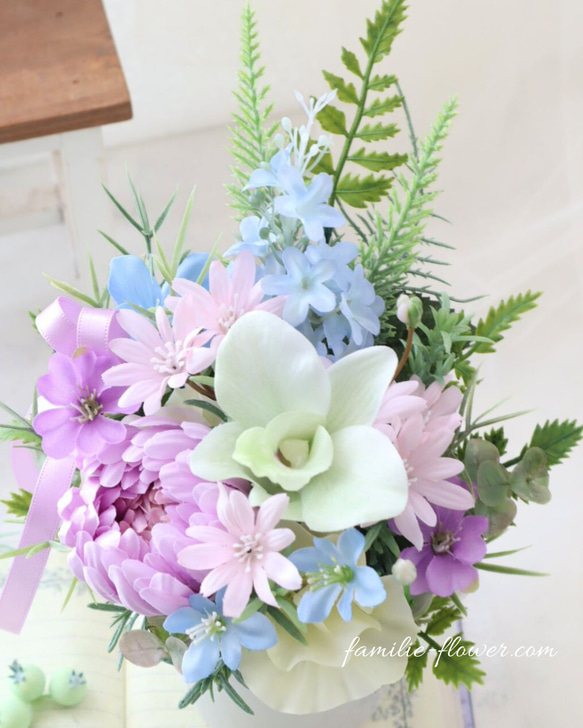 お供えアレンジ｜造花アレンジメント｜仏花｜造花ギフト｜枯れないお供え花｜フラワーギフト｜お盆お供え 8枚目の画像