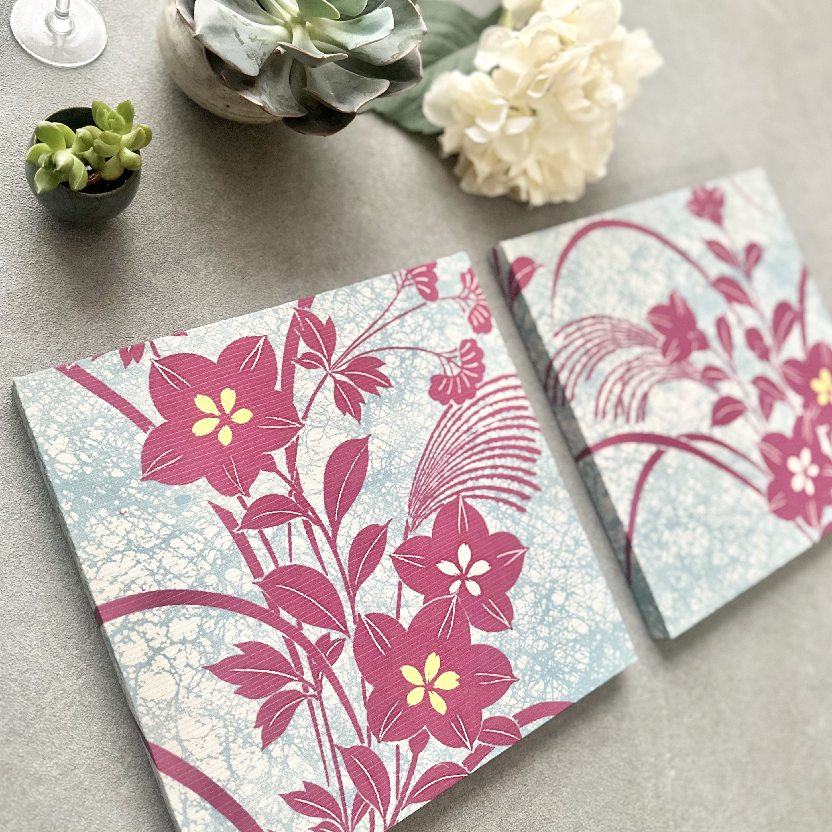 着物のファブリックパネル　秋色の桔梗と芒（2枚セット）27×27cm インテリア　着物　涼感　ギフト　リメイク　和小物