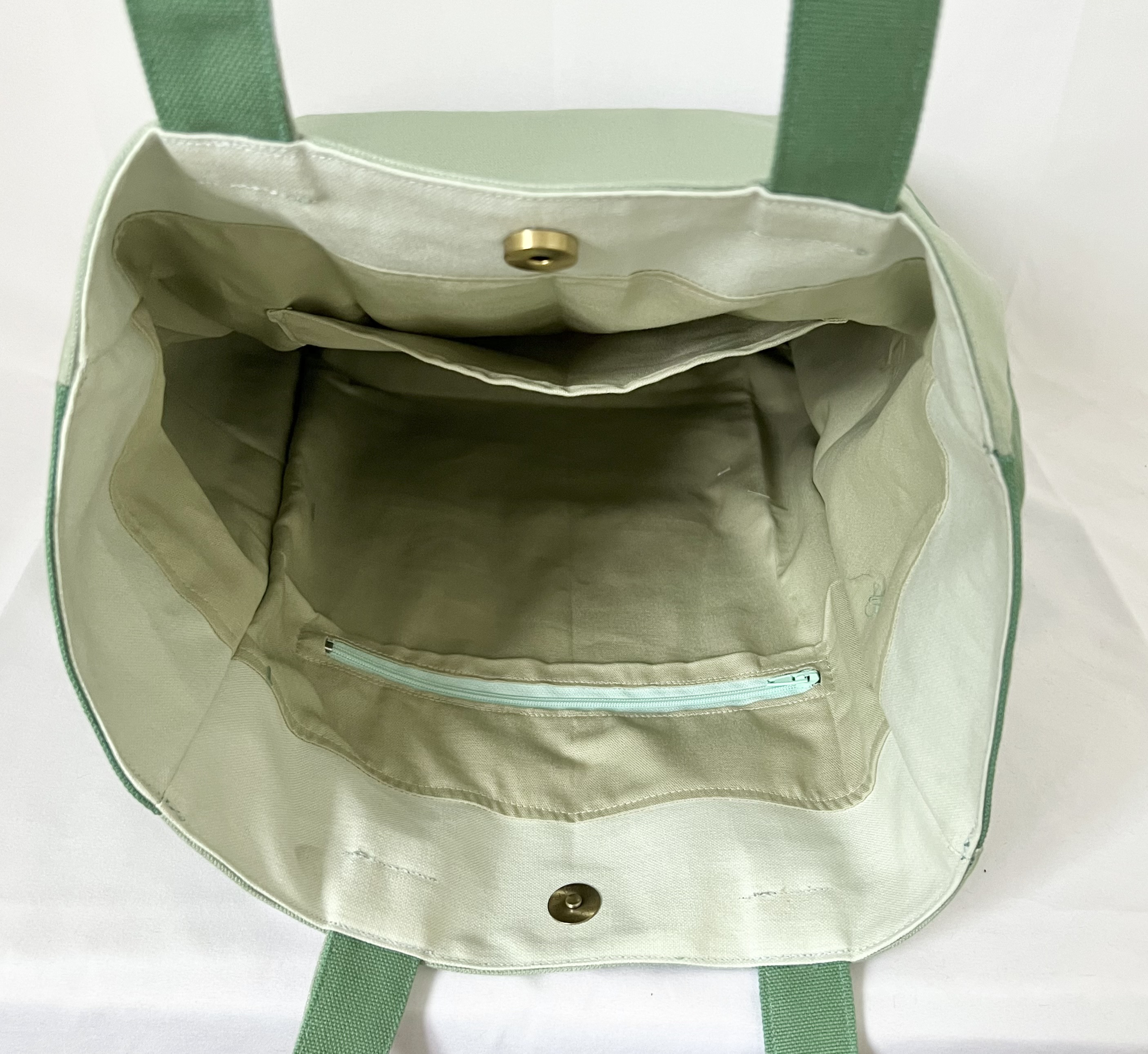 【縦長XLサイズ】スモーキーセラドン＆グリーン　縦長トートバッグ　倉敷帆布使用　大きめバッグ　akaneko