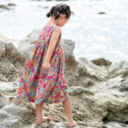 ハンドメイドワンピース　110  リバティ　フランス生地 リバティ　フランス生地  ハンドメイドワンピース　110