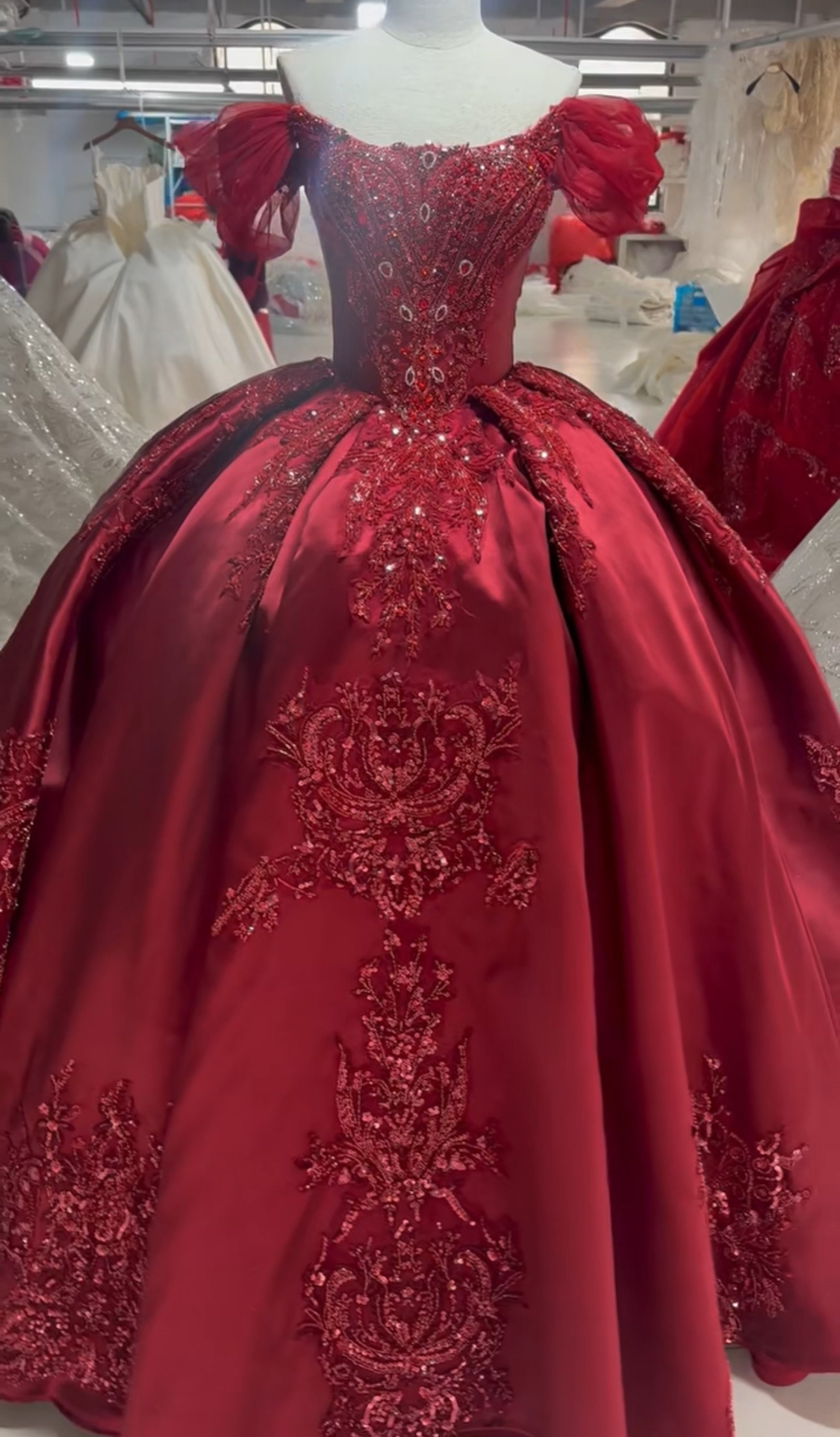 上質なドレス　ワインレッド　カラードレス　光沢サテン　オフショルダー　パーティードレス演奏会音楽会コンテスト成人式卒業式 47,988円