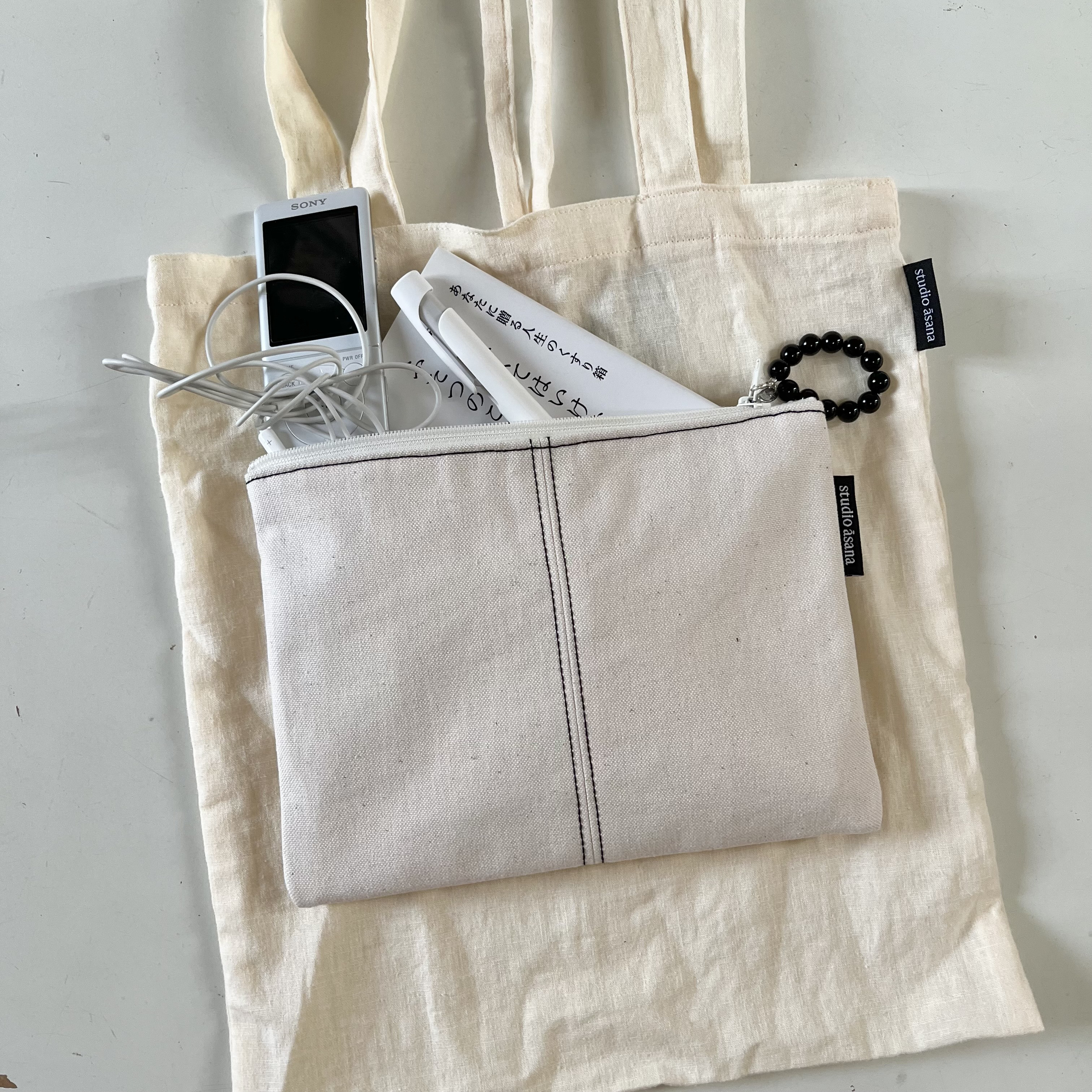 ねこのこ⑥ブックカバー、ポーチ 在庫商品】ブックカバー型がま口多機能ケース B6/360P対応