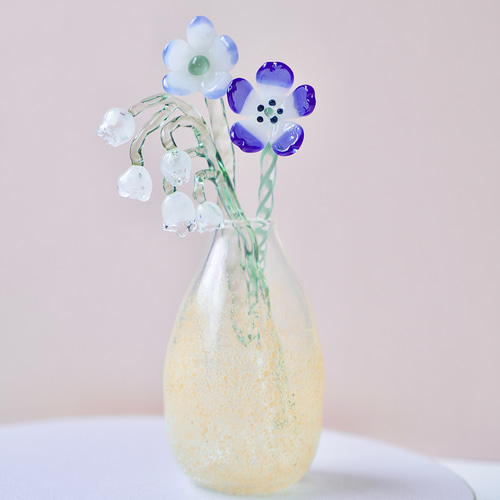 青と白のコントラストが素敵な花瓶デザインのクリアプレート2枚