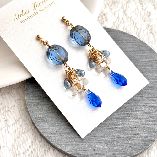 チェコビーズ・スワロフスキー】波のしずく − 夏の海色ピアス