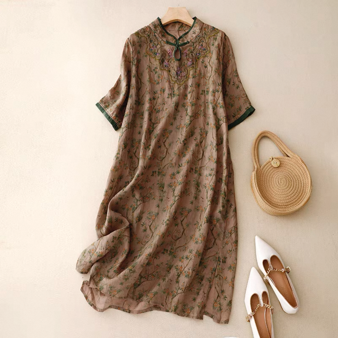 花柄ワンピース、刺繍ワンピース、コットンリネン（綿麻）ワンピース、レディースワンピース、夏のワンピース