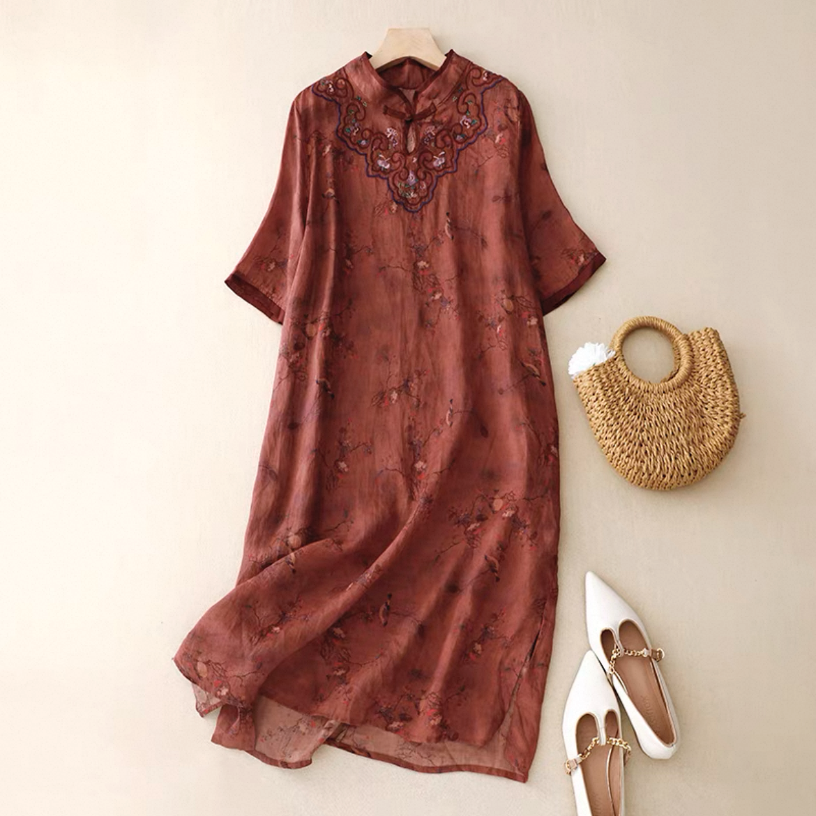 花柄ワンピース、刺繍ワンピース、コットンリネン（綿麻）ワンピース、レディースワンピース、夏のワンピース