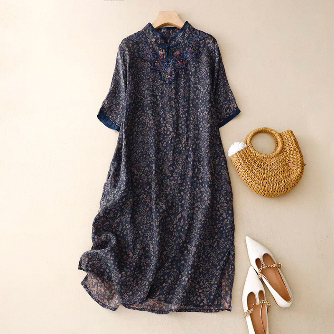 花柄ワンピース、刺繍ワンピース、コットンリネン（綿麻）ワンピース、レディースワンピース、夏のワンピース