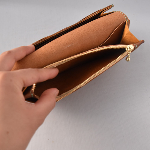 受注製作品】トラッカーウォレット 花蝶カービング 本革 牛革 薄型