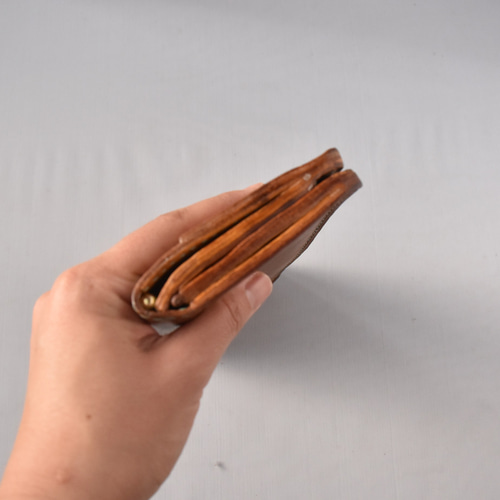 受注製作品】トラッカーウォレット 花蝶カービング 本革 牛革 薄型