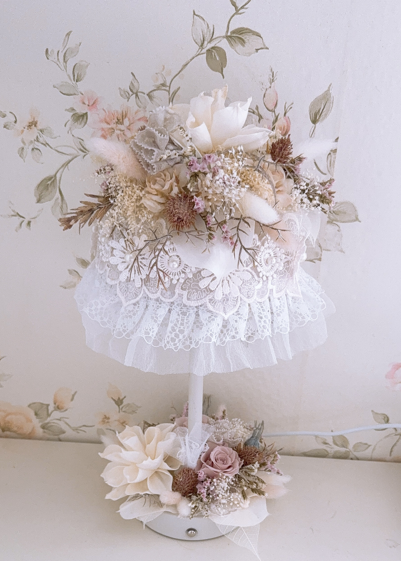 ❤️SALE❤️ フェミニンshabbyアンティークハンドメイドスタンドライト️