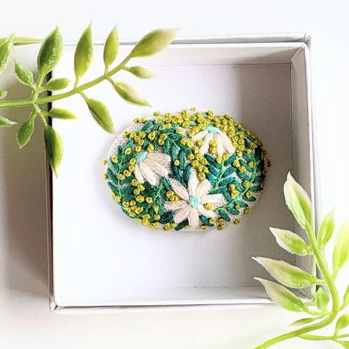 ★新作★ ハンドメイド　刺繍ブローチ　フラワーシャワー 刺繍ブローチ「フラワー」（ブローチ）｜SUPER HAKKA（スーパー
