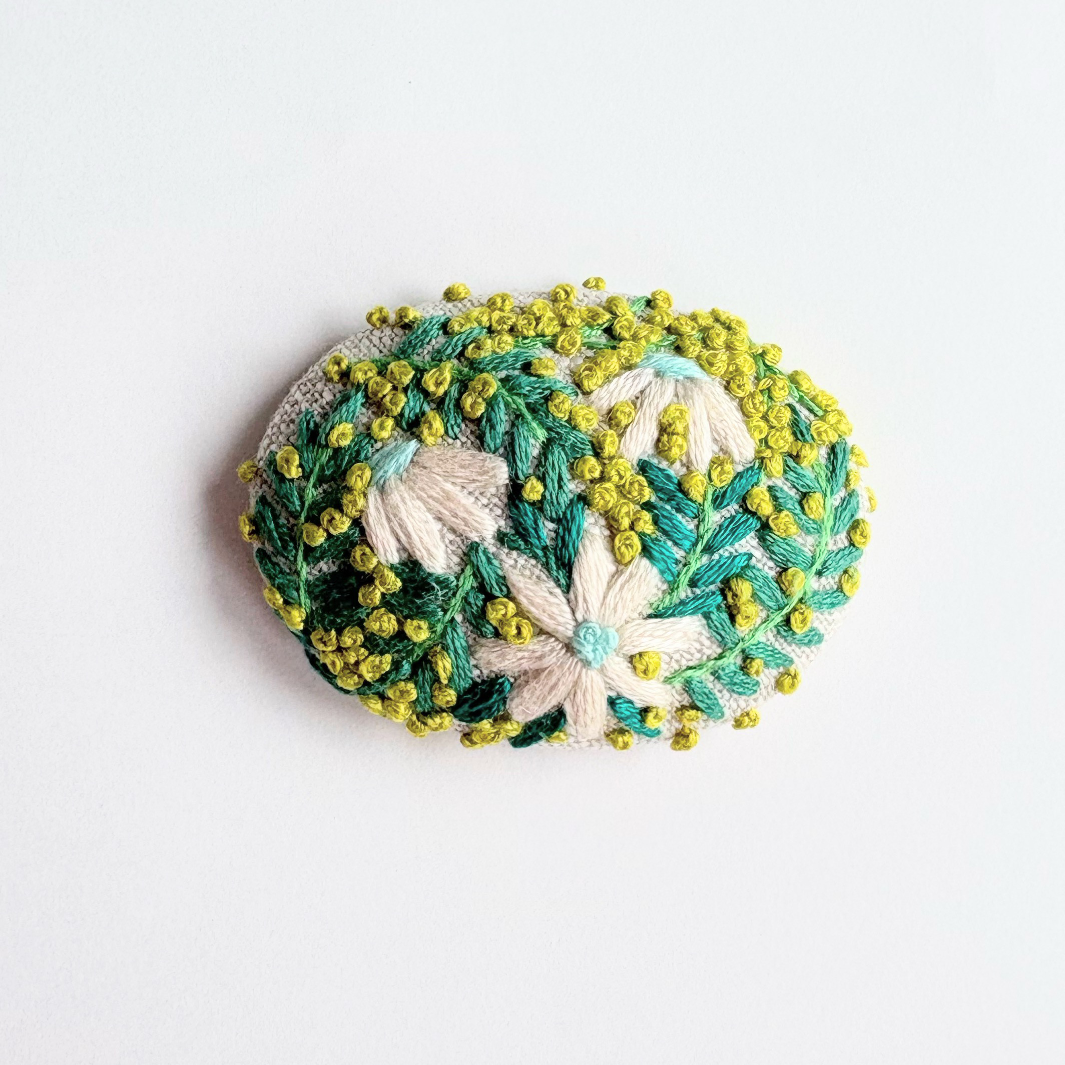 ミモザと小さなお花の刺繍ブローチ【Botanical】#379 ブローチ j