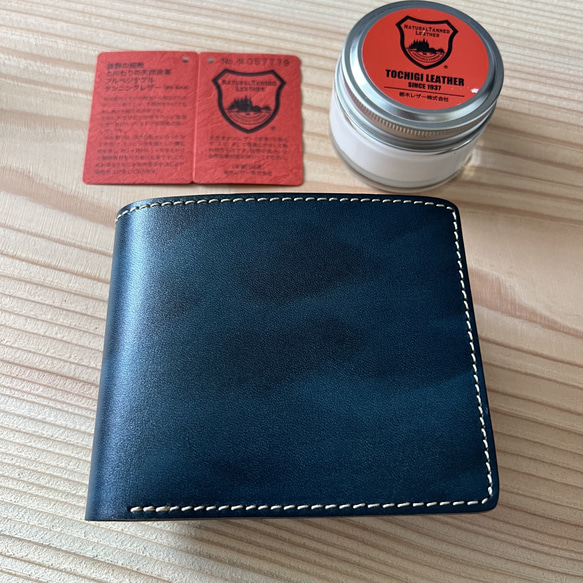 新品未使用 栃木レザー フルレザー ネイビー 二つ折り財布/本革