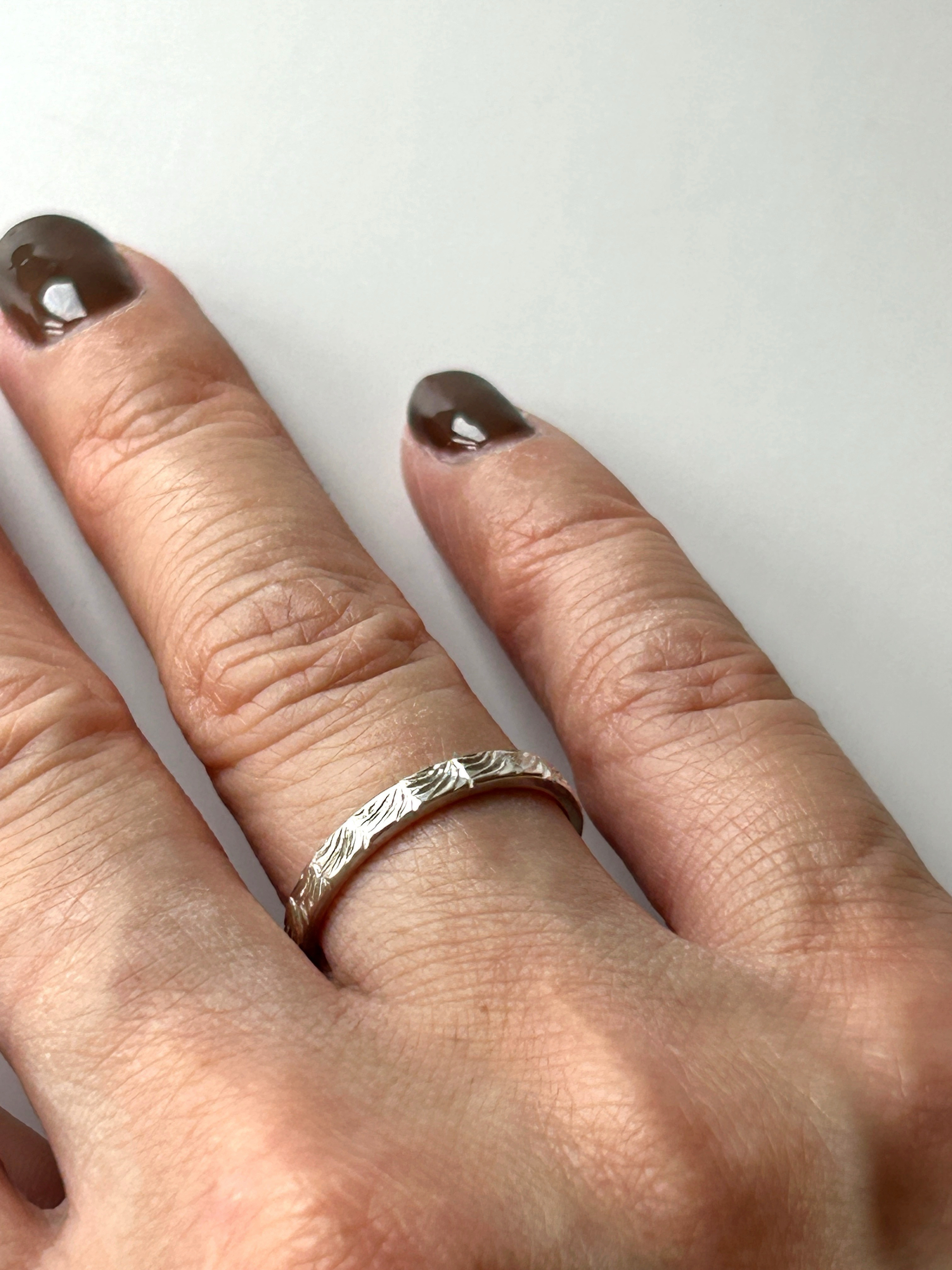 《手彫り柄》天使の羽根の輪　シルバーリング