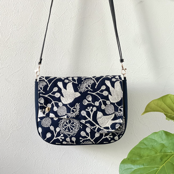 限定⚮̈点と線bird garden ピアノフラップポシェット　ショルダー 1枚目の画像