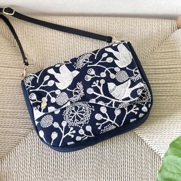 限定⚮̈点と線bird garden ピアノフラップポシェット　ショルダー 2枚目の画像