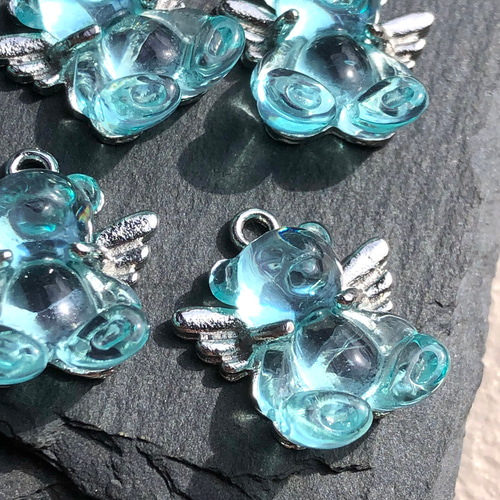 2個/ 天使の羽 くまちゃん チャーム クリア ライトブルー CH391