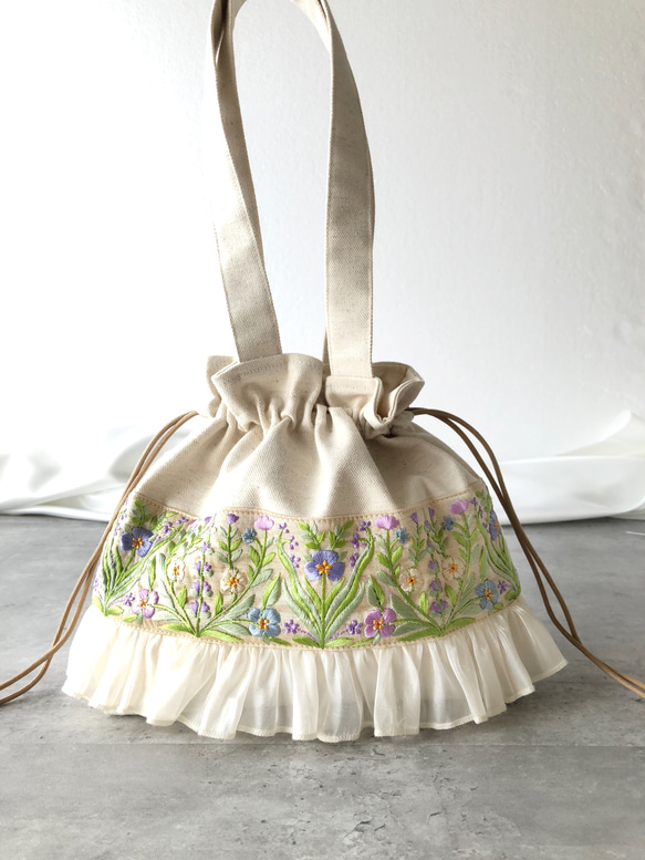インド刺繍リボンの巾着バッグ 野の花リボン・スミレとラベンダー 巾着