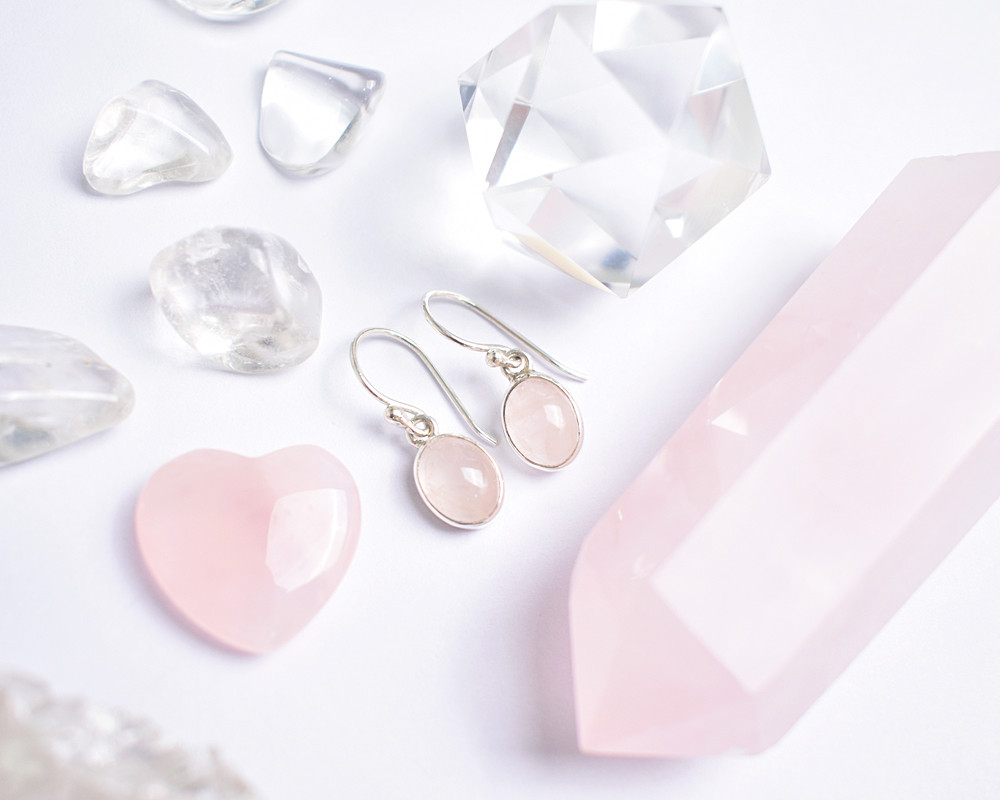 優しいピンクの天然石・ローズクォーツのシルバーピアス　シルバー925　天然石ピアス