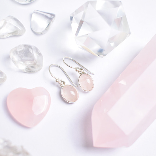 優しいピンクの天然石・ローズクォーツのシルバーピアス シルバー925