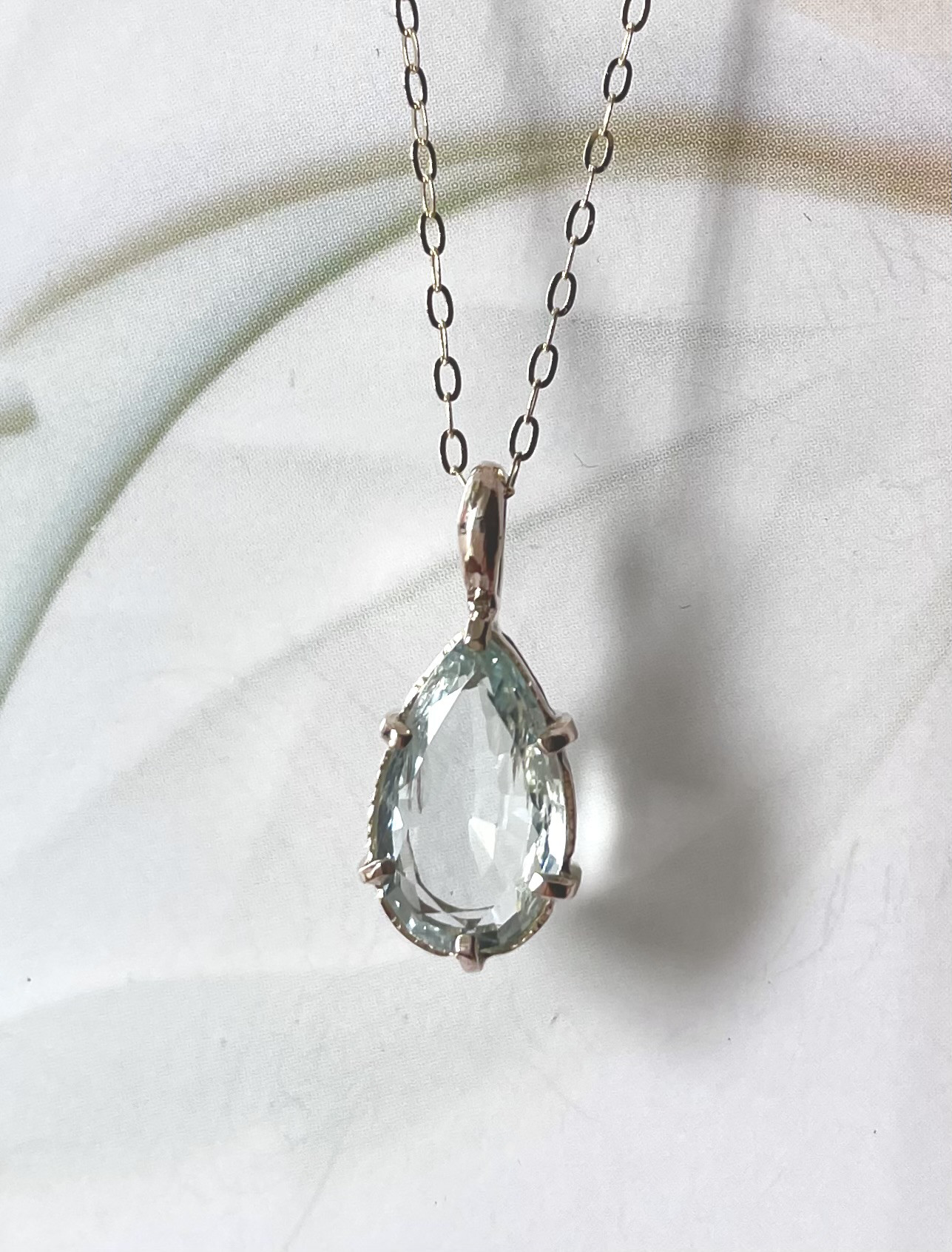 ブルーグリーンアクアマリンのペンダント(K10)