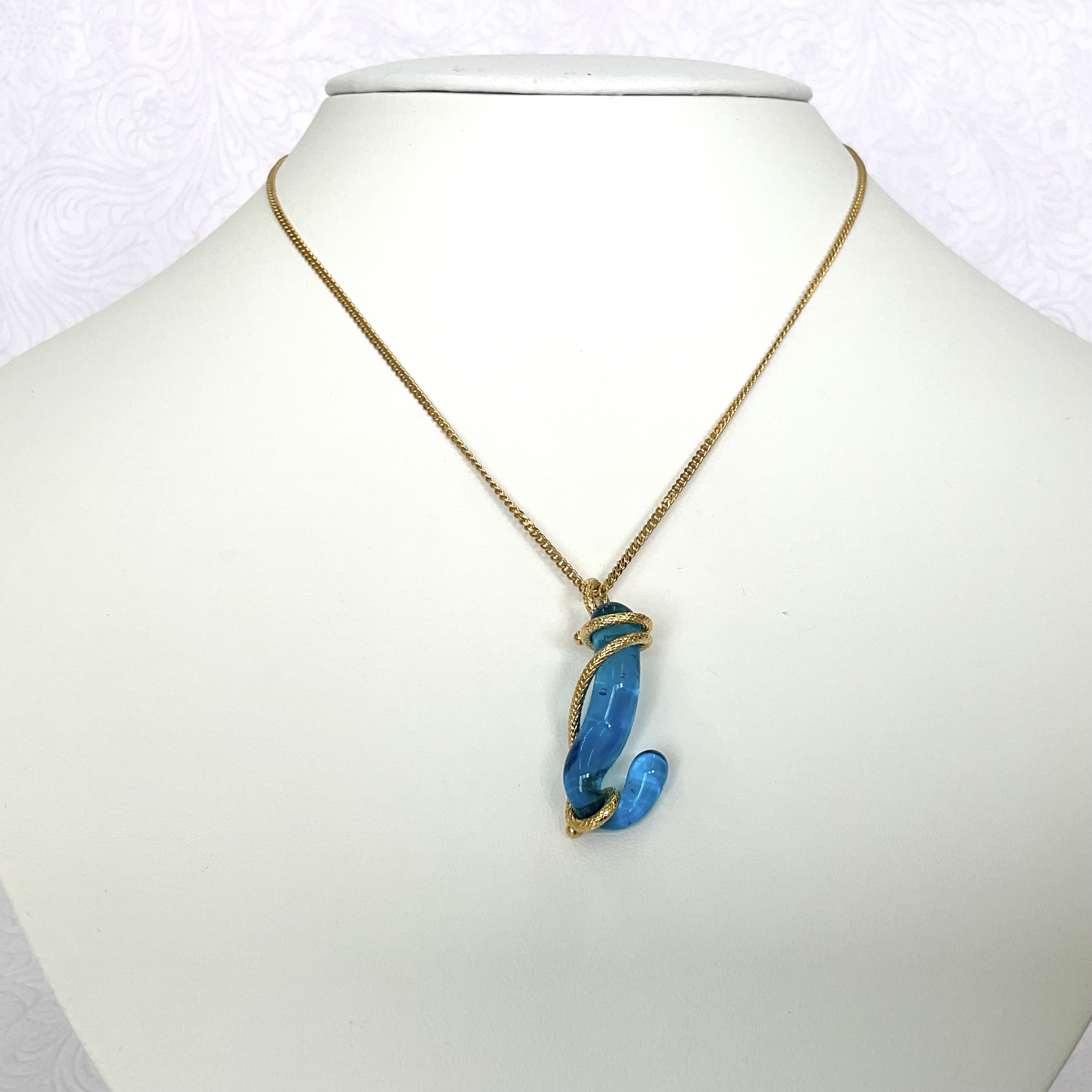 手巻き硝子のペンダント ブルー  No.3397B