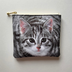 5種類のハチワレ猫から選べます 持ち手付き ファスナー開けても毛並み